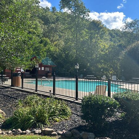 Elegant & Cozy Cabin Near Pigeon Forge Sevierville Bagian luar foto